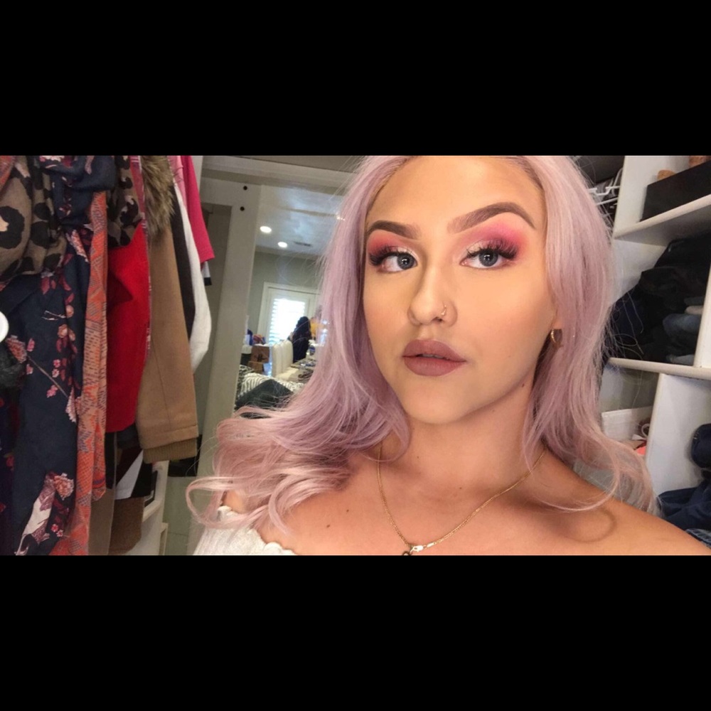 Meet your Posher, Chanel